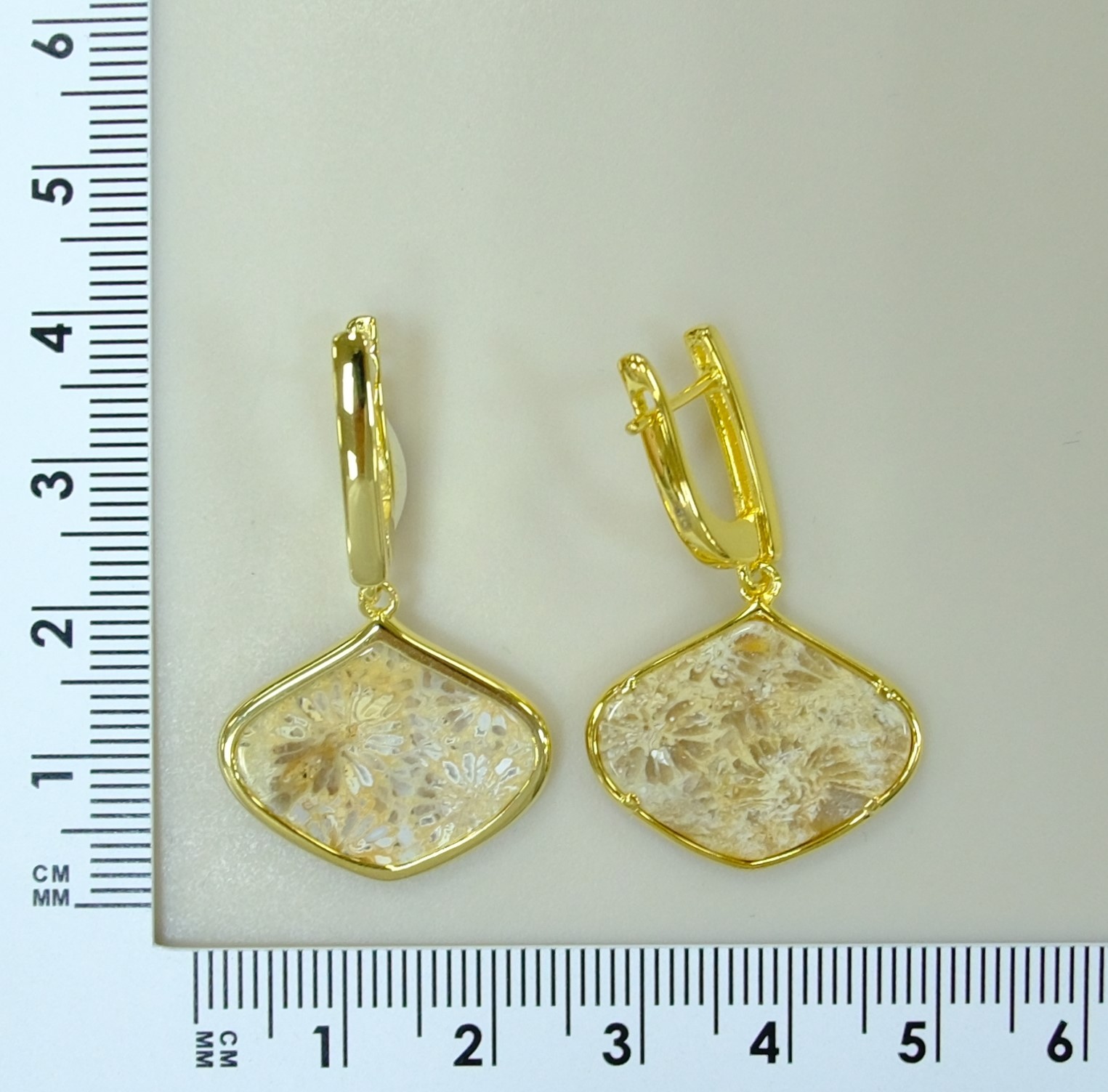 Серебряные серьги с Хризантемовыми кораллами